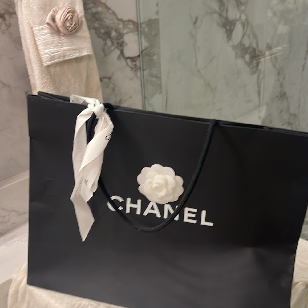 Chanel Grande Tote bag- black with silver hardware - Picture 12 of 12